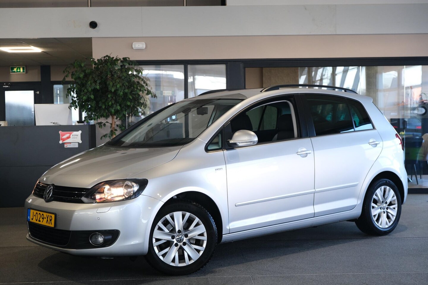 Volkswagen Golf Plus - 1.2 TSI Life Cruise PDC Trekhaak Stoelverwarming - AutoWereld.nl