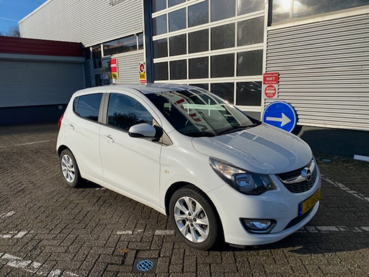 Opel Karl - 1.0i Airco / Cruise/ Lage km.stand / All-in prijs! - AutoWereld.nl