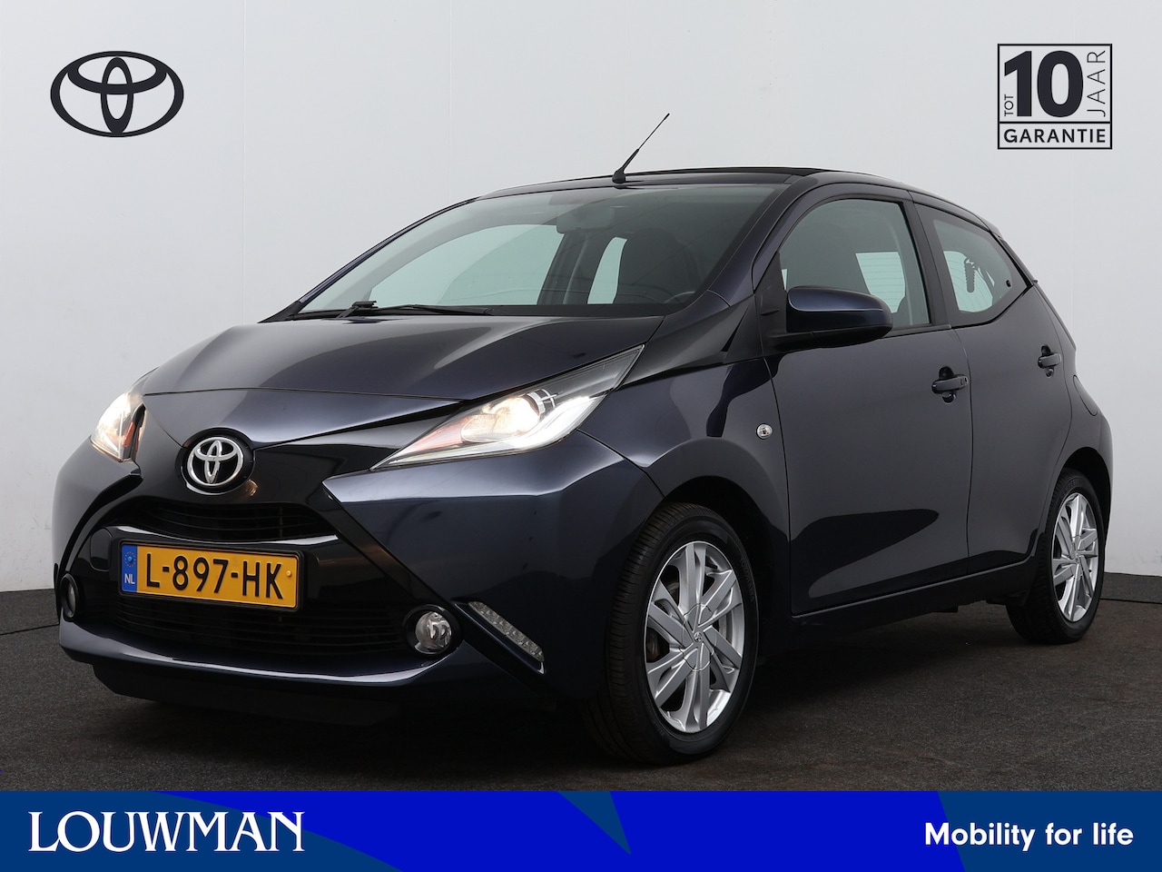 Toyota Aygo - 1.0 VVT-i x-wave Limited | Camera | Climate Control | LM velgen | Half leder | - AutoWereld.nl