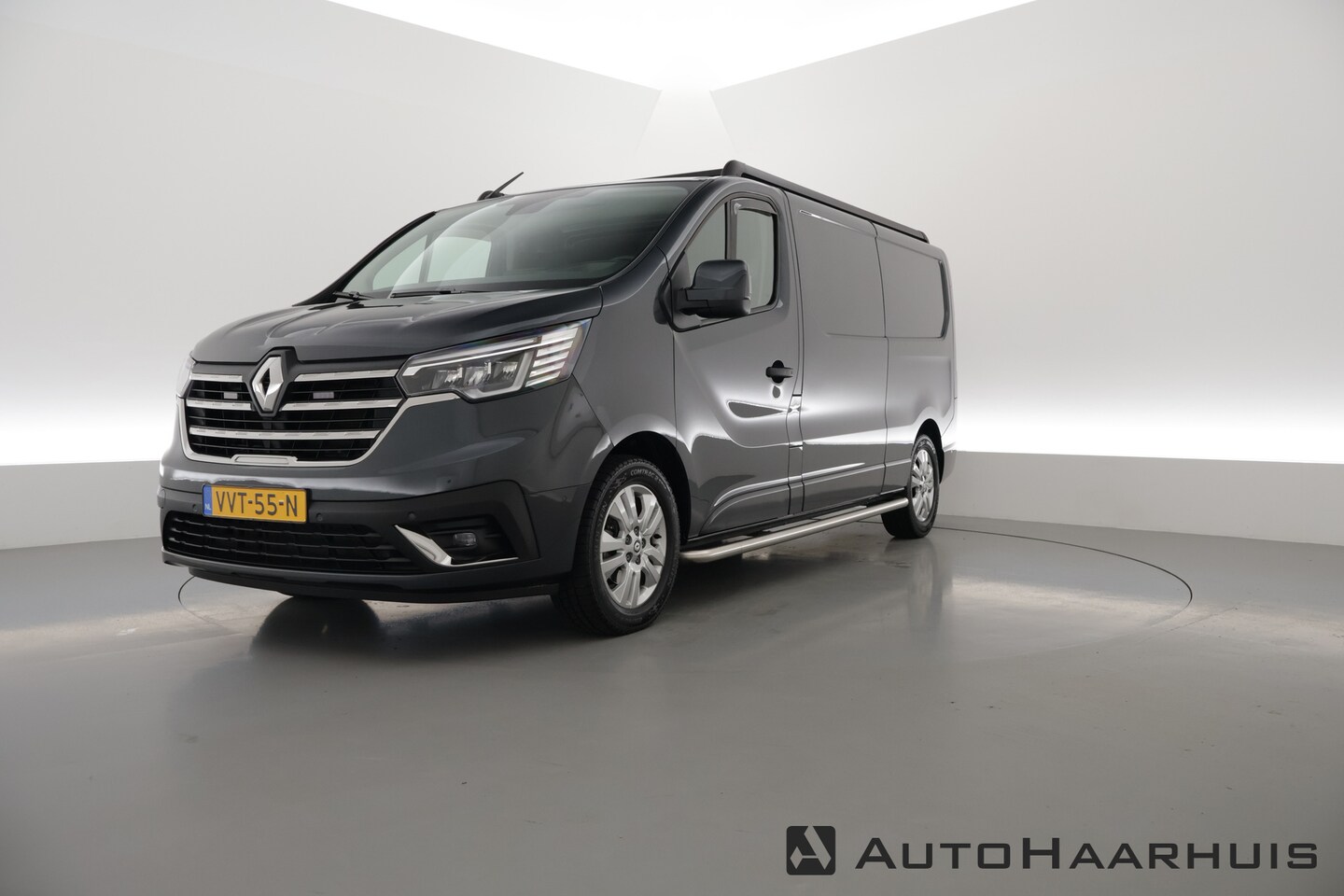 Renault Trafic - 2.0 dCi 170pk T30 L2H1 Luxe | Automaat | Camera | Cruise | LM velgen | Treeplanken - AutoWereld.nl