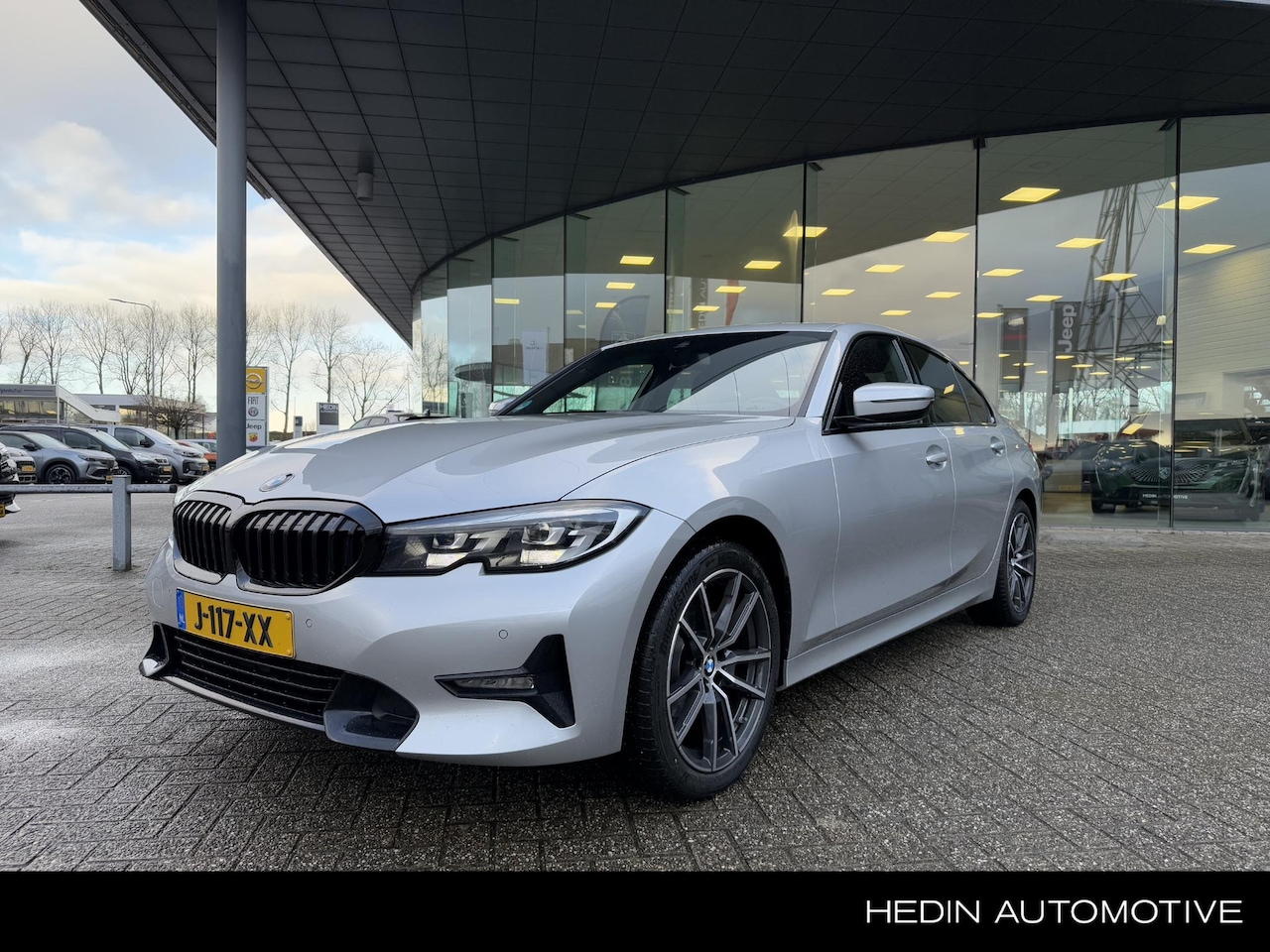 BMW 3-serie - 318i Executive Edition Sportline Automaat | PDC V+A | LMV 18 inch | Climate Control | - AutoWereld.nl