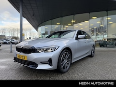 BMW 3-serie - 318i Executive Edition Sportline Automaat | PDC V+A | LMV 18 inch | Climate Control | Lane