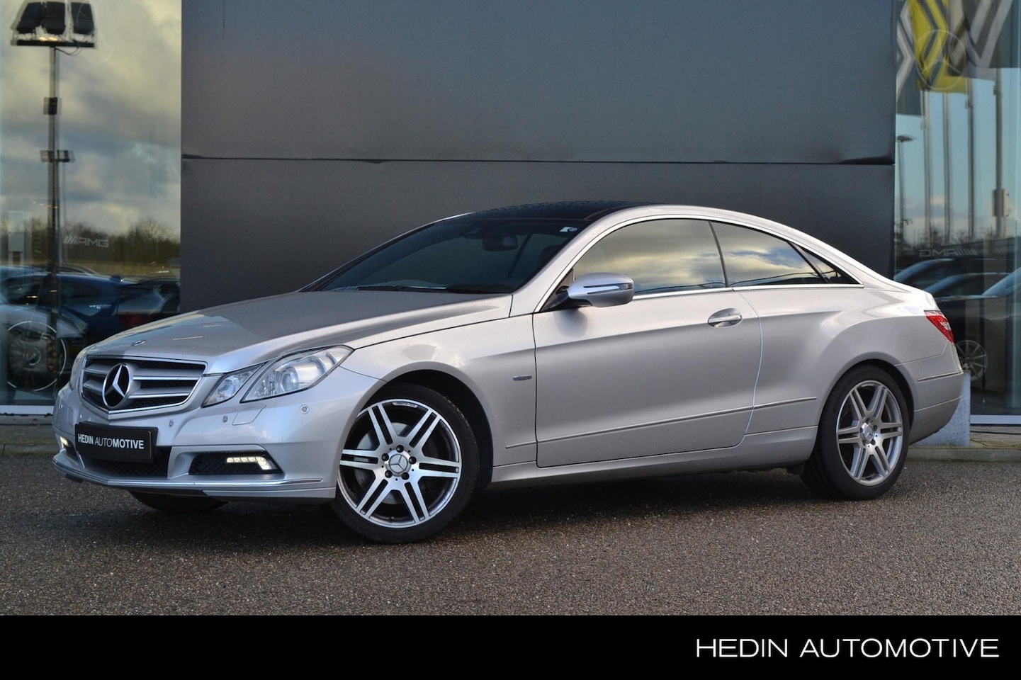 Mercedes-Benz E-klasse Coupé - E 350 Automaat Elegance | AMG Wielen | Trekhaak | Harman/Kardon Audio | Panoramadak | Bi-X - AutoWereld.nl