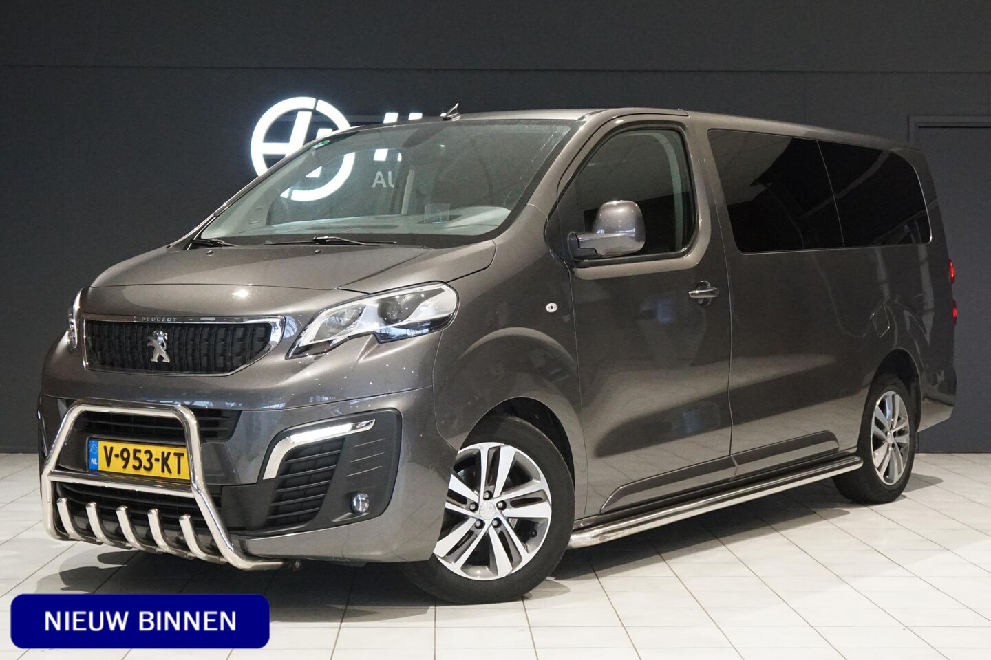 Peugeot Expert - 231L 2.0 BlueHDI 180 DC Premium Pack AUT. + CAMERA / KEYLES / HEAD-UP / TREKHAAK / XENON - AutoWereld.nl