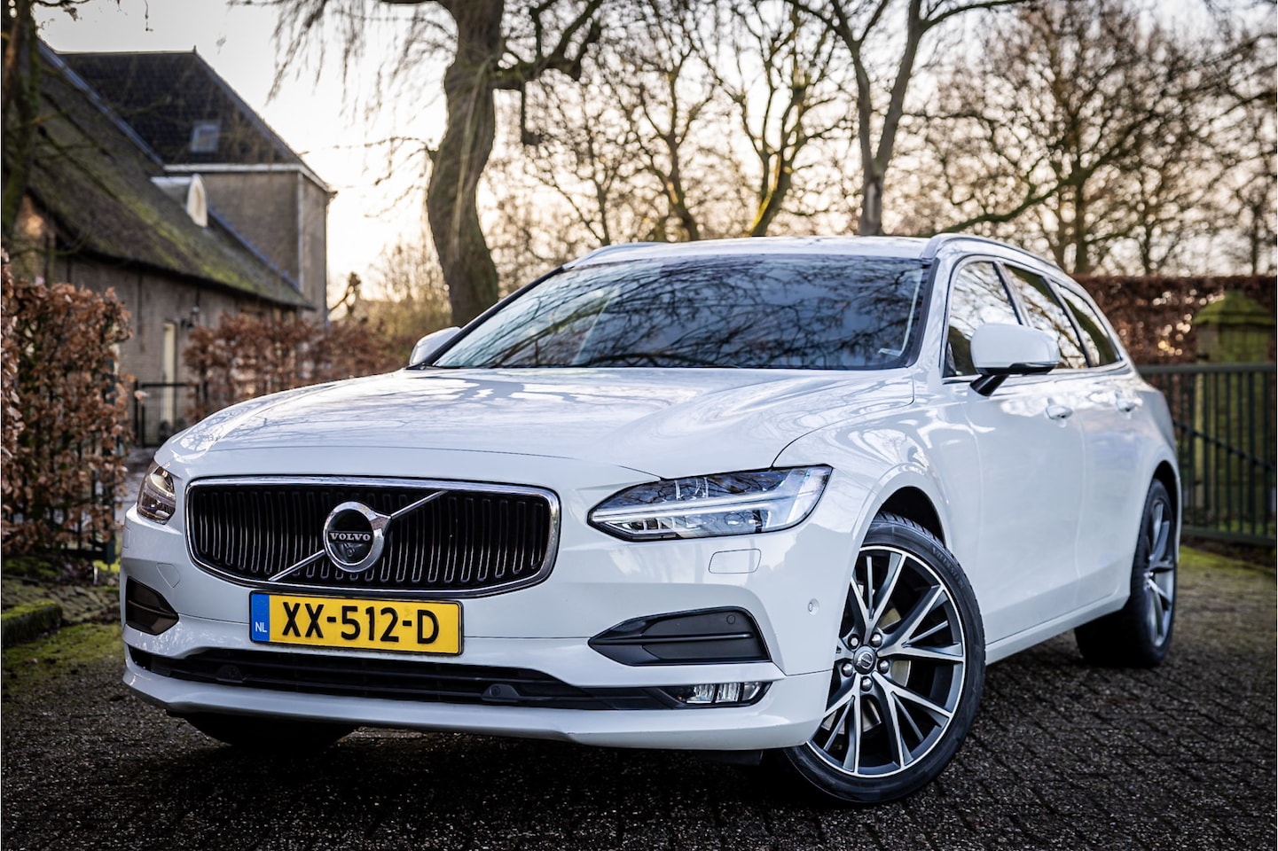 Volvo V90 - 2.0 T5 Inscription Luchtvering Head Up 360 Camera - AutoWereld.nl