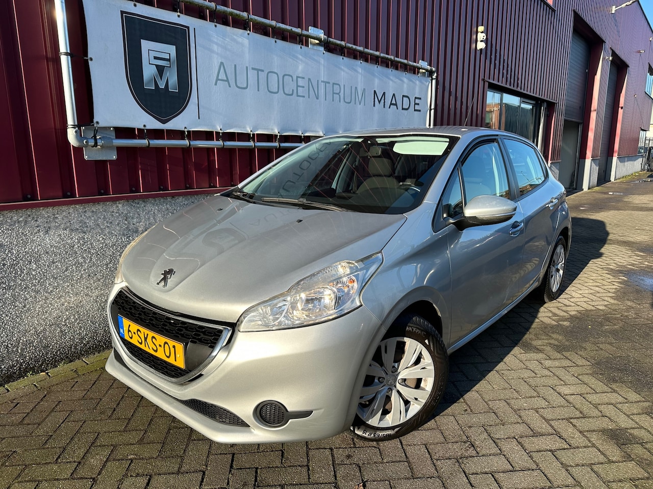 Peugeot 208 - 1.2 VTi Active // 5-DRS // Airco // Goed onderhouden - AutoWereld.nl