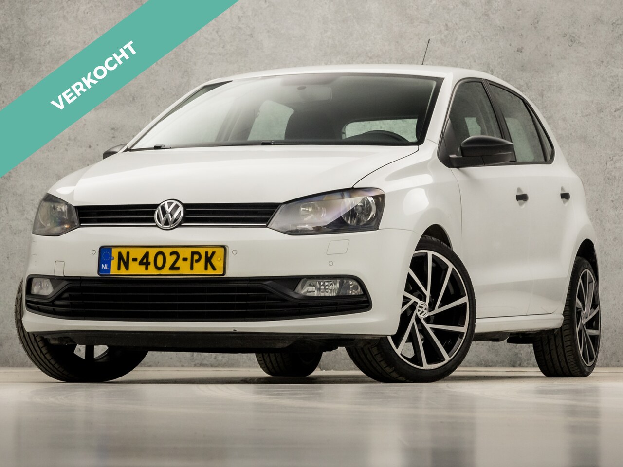 Volkswagen Polo - 1.0 Sportline (SCHERM, STOELVERWARMING, BLUETOOTH, LM VELGEN, SPORTSTOELEN, PARKEERSENSORE - AutoWereld.nl