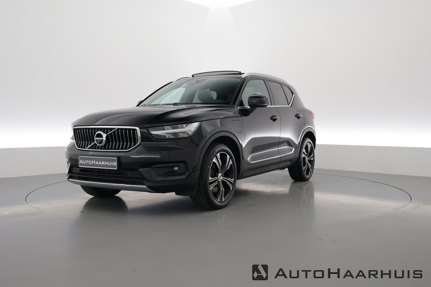 Volvo XC40 - T5 Recharge Inscription | Pano | 360cam | Elek. Trekhaak | H&K | Elek. Stoelen - AutoWereld.nl