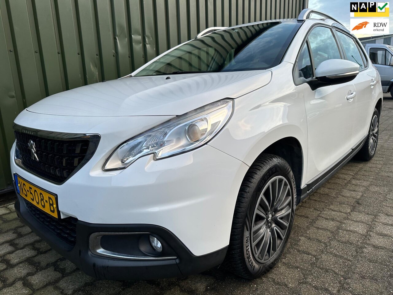 Peugeot 2008 - 1.2 PureTech Blue Lion INCLUSIEF 6 MAANDEN GARANTIE ! - AutoWereld.nl