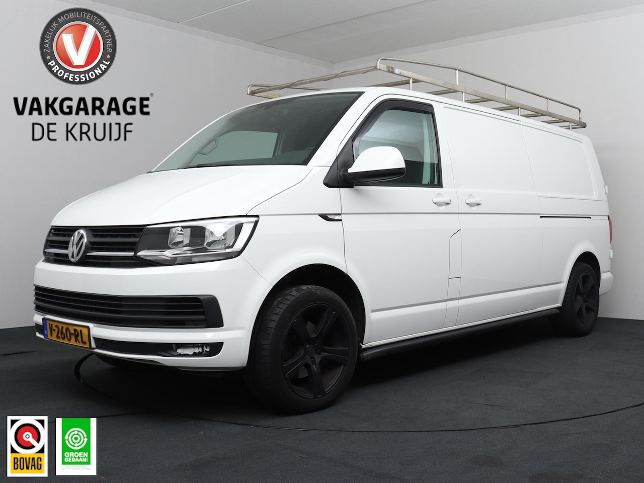 Volkswagen Transporter - 2.0 TDI L2H1 Automaat | 2x Schuifdeur! Imperiaal | Sidebars | Trekhaak! - AutoWereld.nl