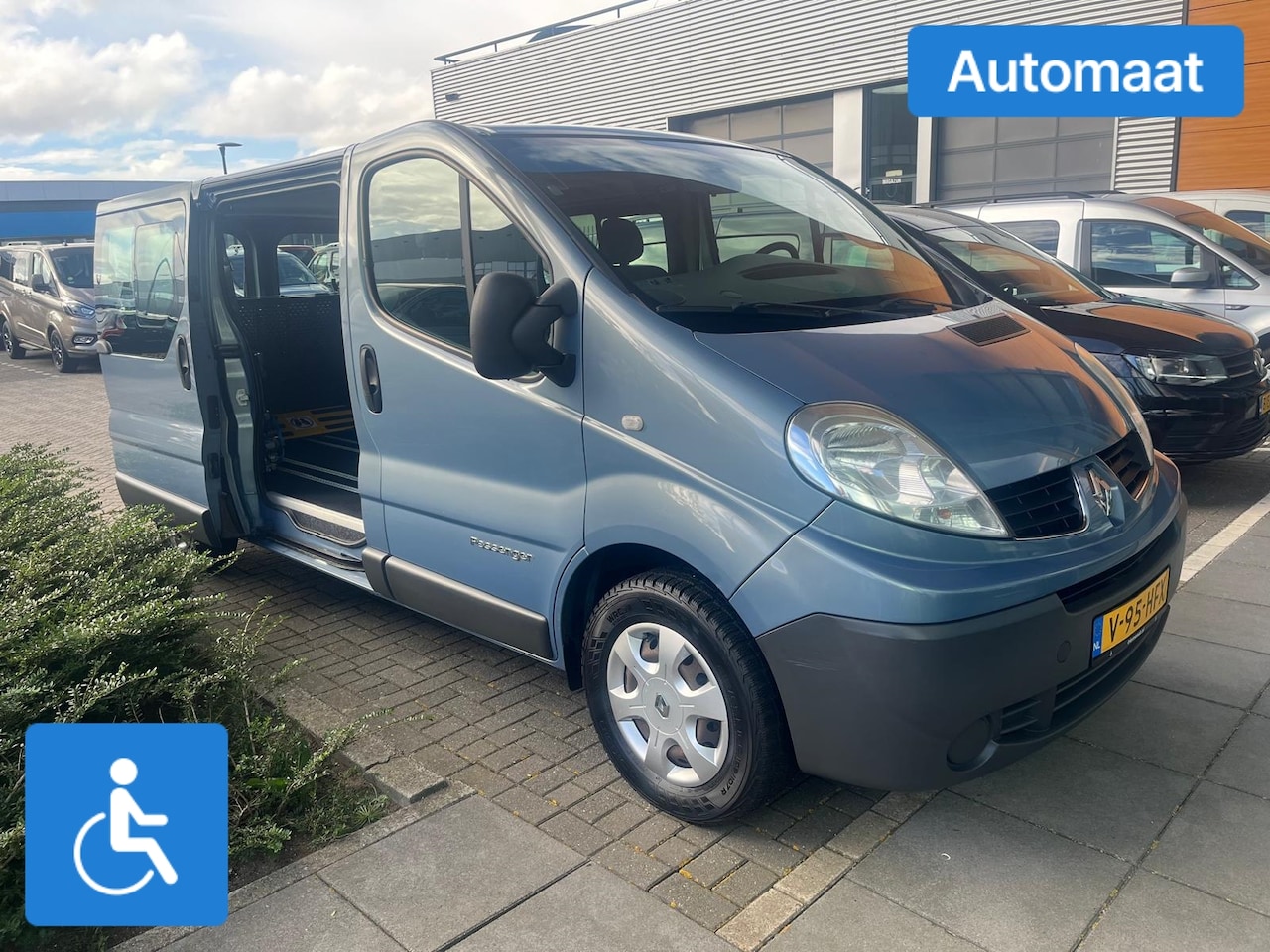 Renault Trafic - L2H1 Rolstoelbus Automaat - AutoWereld.nl