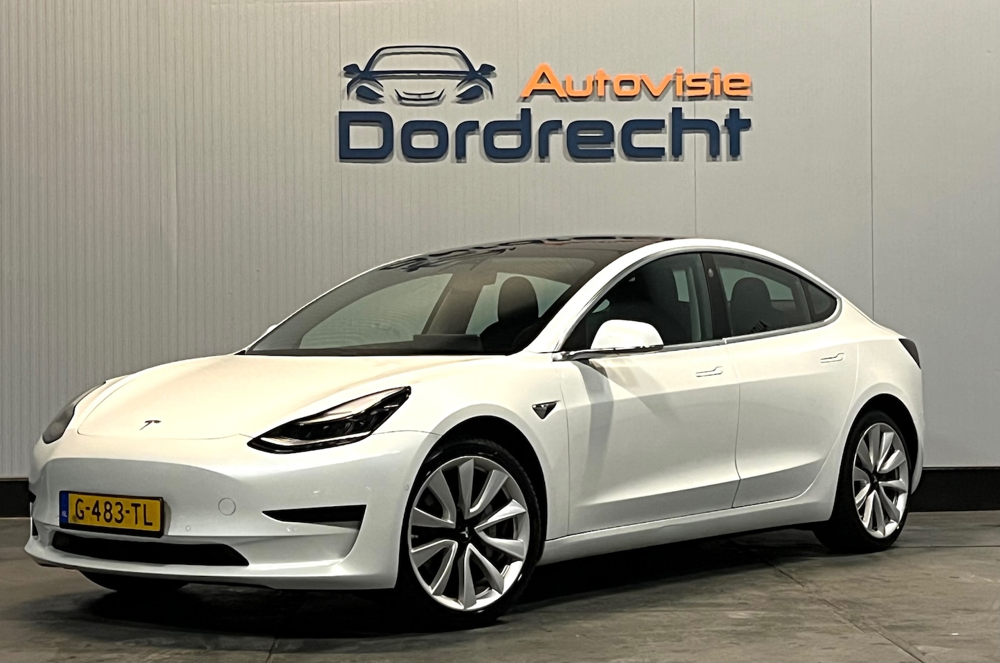 Tesla Model 3 - Standard RWD Plus 60 kWh|1e Eigenaar|33.574km|Panoramadak - AutoWereld.nl