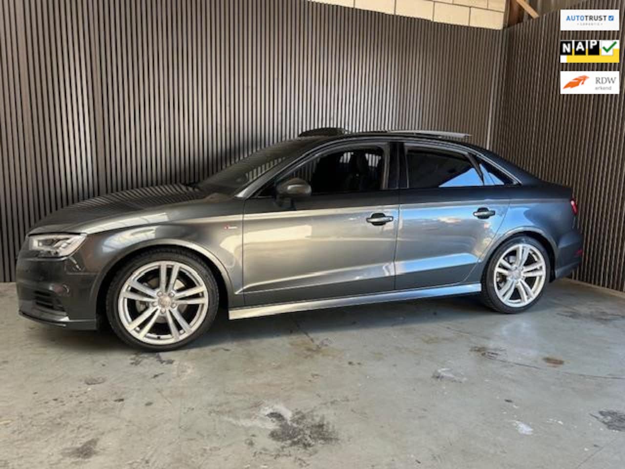 Audi A3 Limousine - 1.5 TFSI CoD Sport S Line Edition 1.5 TFSI CoD Sport S Line Edition - AutoWereld.nl