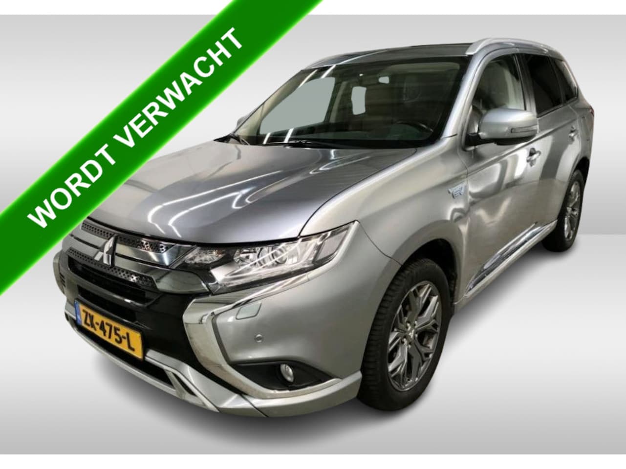 Mitsubishi Outlander - 2.4 PHEV Pure AWD.176KW Leder / Navigatie / ruise-ctr. / Pdc+Camera / Lmv. / Apk okt-2025 - AutoWereld.nl