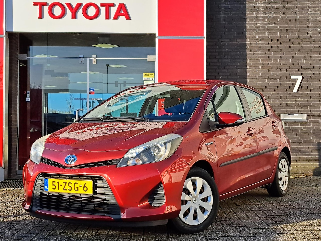 Toyota Yaris - 1.5 Full Hybrid Aspiration Automaat - AutoWereld.nl