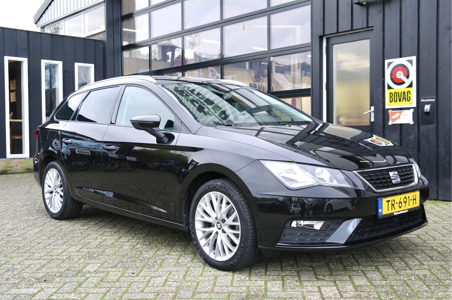 Seat Leon ST - 1.6 TDI Style Business Intense Automaat | NL-Auto | Cruise | Carplay - AutoWereld.nl