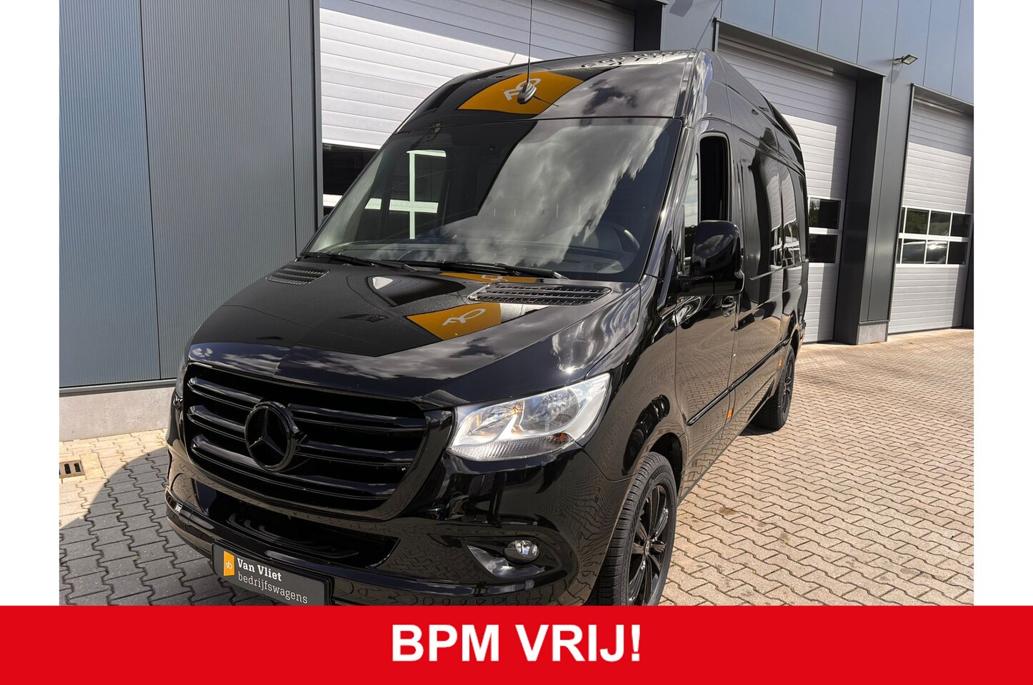 Mercedes-Benz Sprinter - 319 1.9 CDI L2H2 RWD 3500kg trekgewicht VVB BLACK EDITION LAGE KMSTAND BPM vrij! Benut nu - AutoWereld.nl