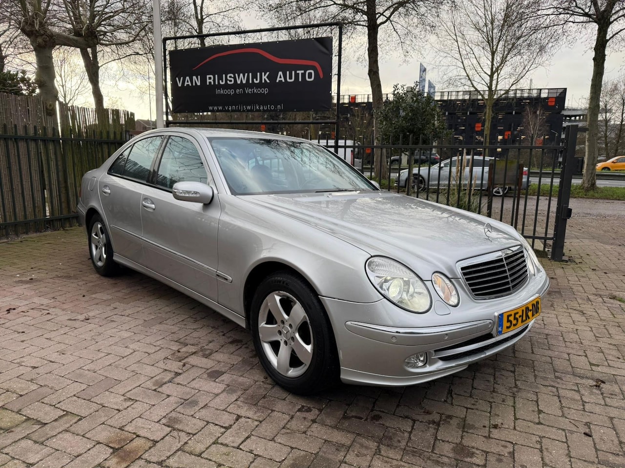 Mercedes-Benz E-klasse - 240 Avantgarde Xenon Leder Nav Youngtimer NAP - AutoWereld.nl