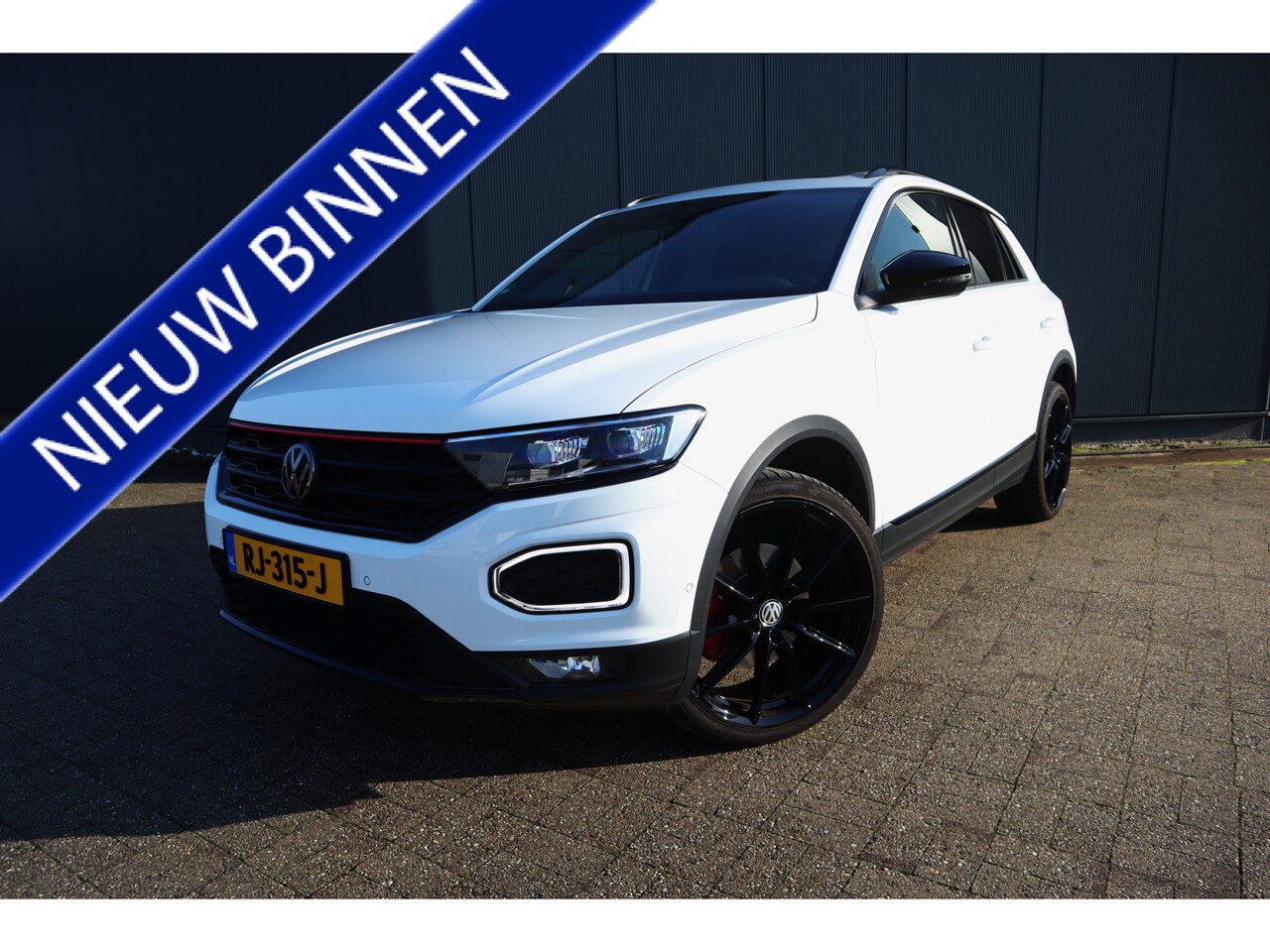 Volkswagen T-Roc - 2.0 TSI 4Motion Sport Panoramadak Virtual Cockpit Etc. Etc. - AutoWereld.nl