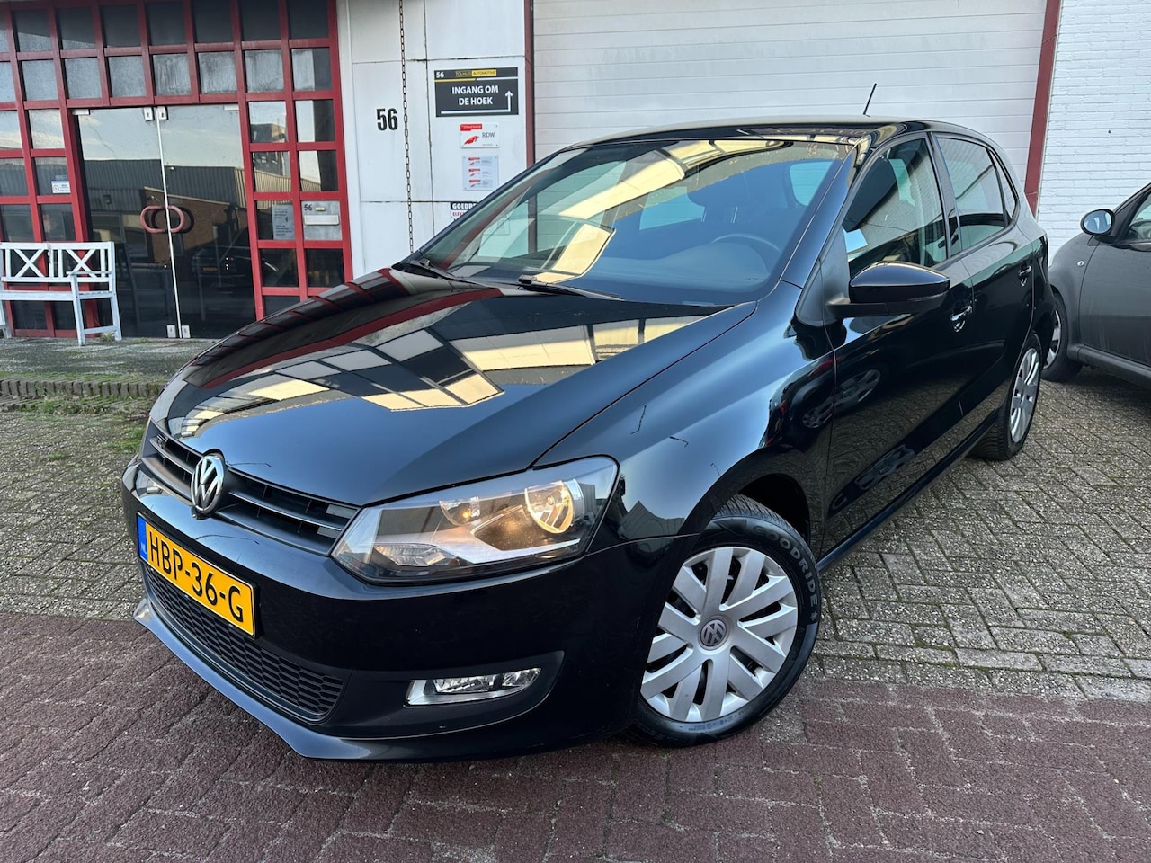 Volkswagen Polo - 1.2-12V Trendline ' BLACK LUXE EDITIE ' CRUISE CAR PLAY - AutoWereld.nl