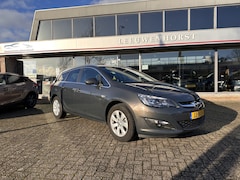 Opel Astra Sports Tourer - 1.4 Turbo Blitz, navi, airco, cruise, PDC, trekhaak, NL-auto