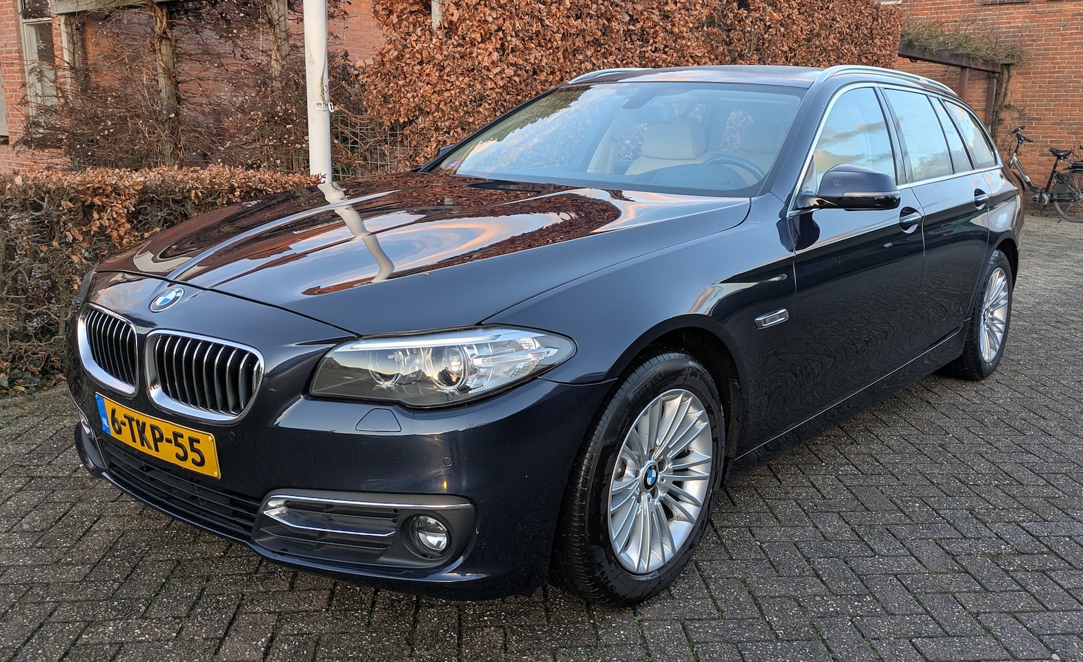 BMW 5-serie Touring - 520i Luxury Edition - AutoWereld.nl