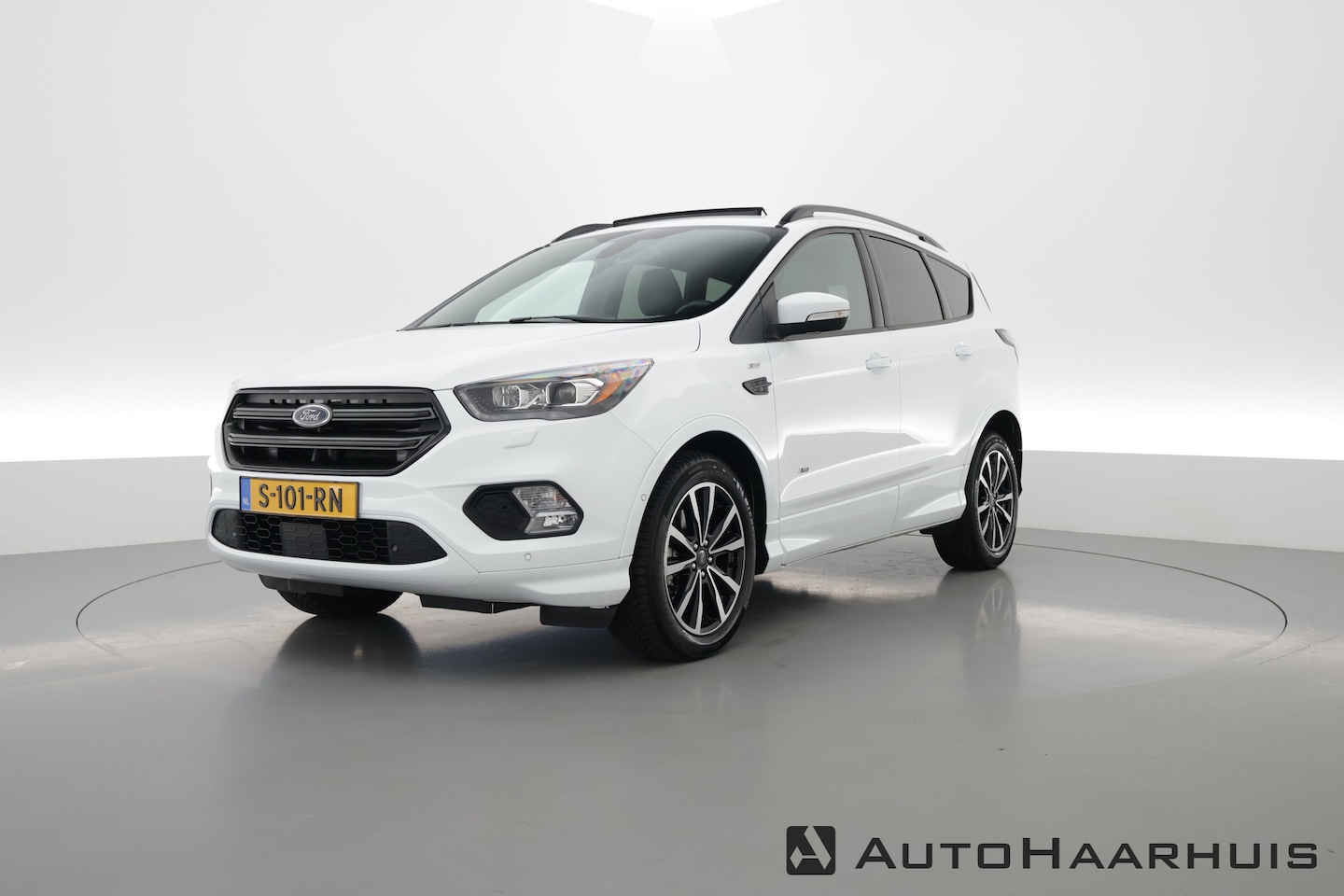 Ford Kuga - 1.5 Titanium 4WD Aut. | Pano | Camera | CarPlay | Stoel / Stuurver. - AutoWereld.nl