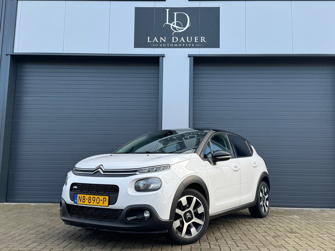 Citroën C3 - 1.2 Style Panorama / Navigatie / Camera Luxe Uitv - AutoWereld.nl