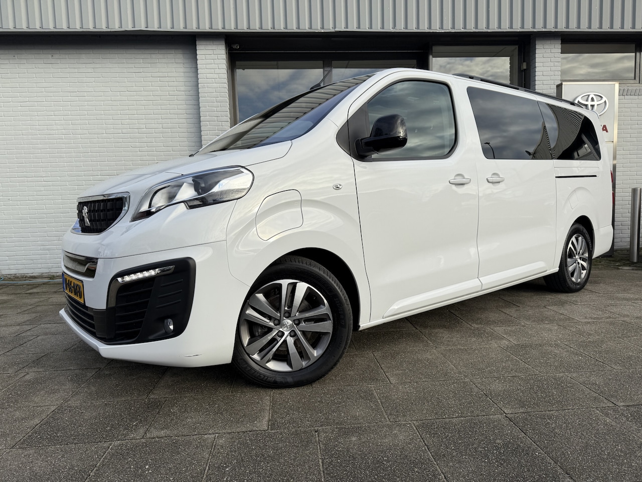 Peugeot Traveller - | 8 Personen | Elektrisch | Elektrische deuren | - AutoWereld.nl