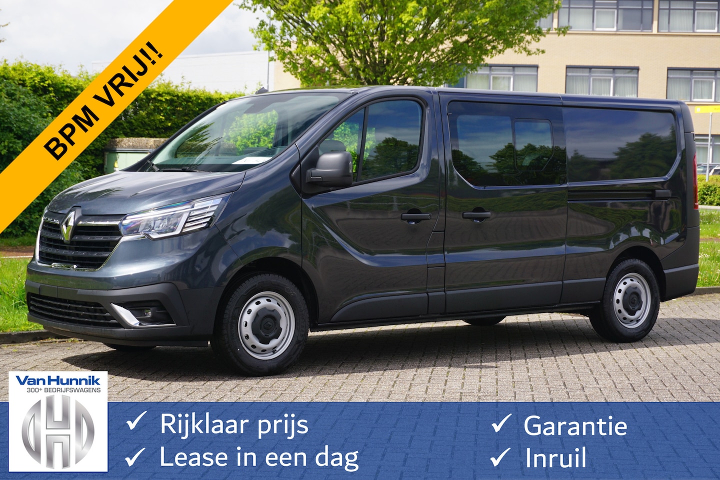 Renault Trafic - 170PK L2H1 DC EDC AUT BPM VRIJ!! Navi,  Climate, Cruise, LED!! NR. 620 - AutoWereld.nl