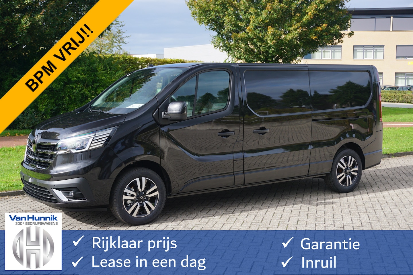 Renault Trafic - 2.0 170PK L2H1 EDC Automaat Navi, LM Velg, Betimmering, Trekhaak, 2x Schuifdeur!! NR. T02* - AutoWereld.nl