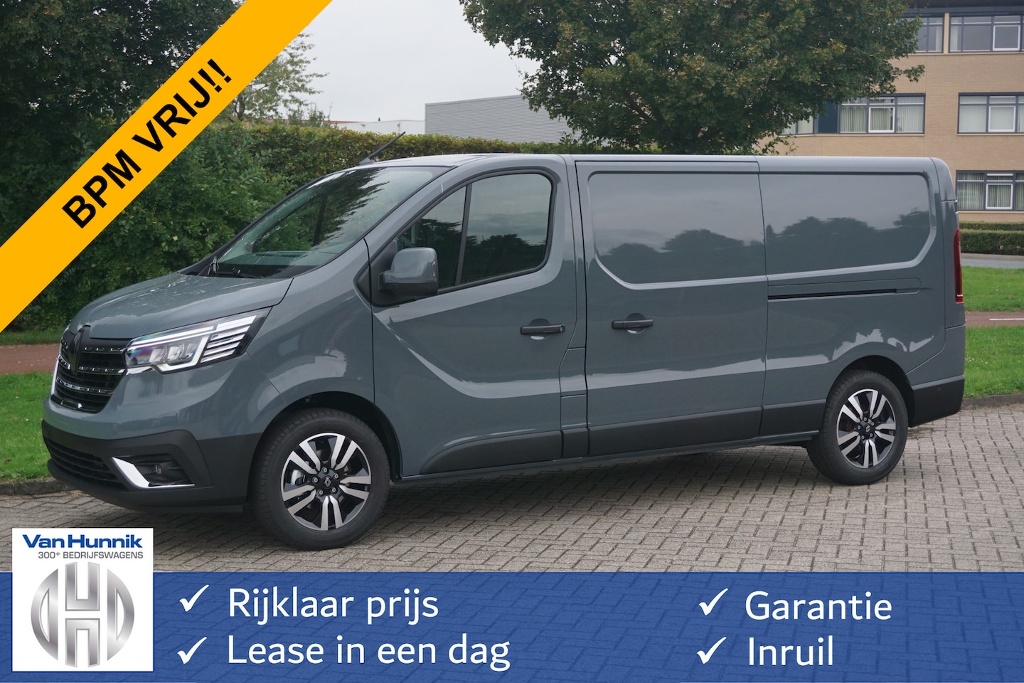 Renault Trafic - 170PK L2H1 EDC AUT BPM VRIJ!! Navi, LM Velg, Betimmering, Trekhaak, 2x Schuifdeur!! NR. 48 - AutoWereld.nl