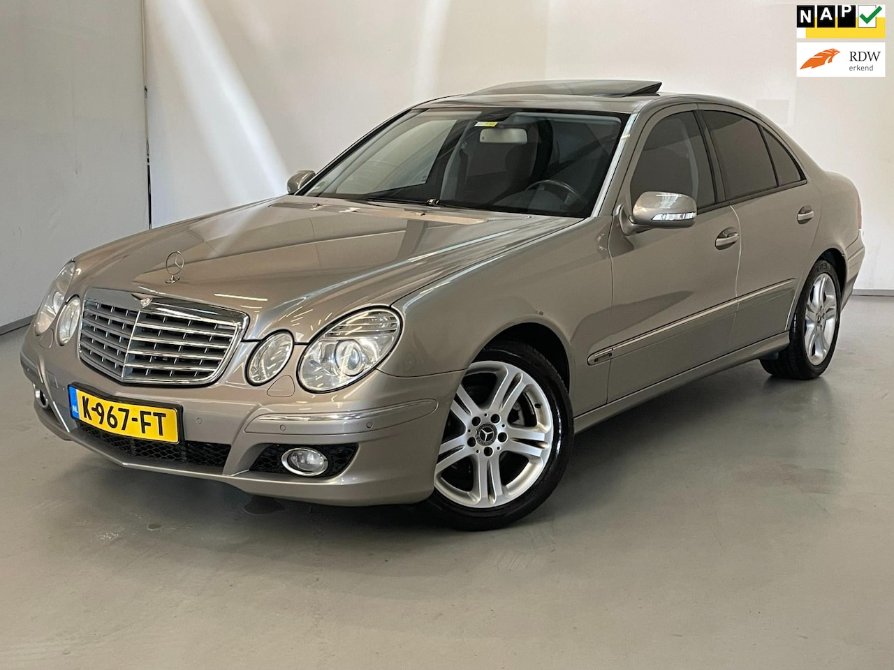 Mercedes-Benz E-klasse - 230 Avantgarde / V6 / Schuifdak / Xenon / Trekhaak - AutoWereld.nl