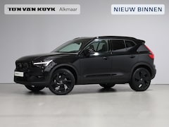 Volvo XC40 - 2.0 B4 Plus Black Edition / Panoramadak / Stoel en stuurverwarming / Trekhaak / Keyless /