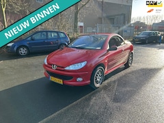 Peugeot 206 CC - 1.6-16V MET VOL JAAR APK EN ECHT LEUKE AUTO