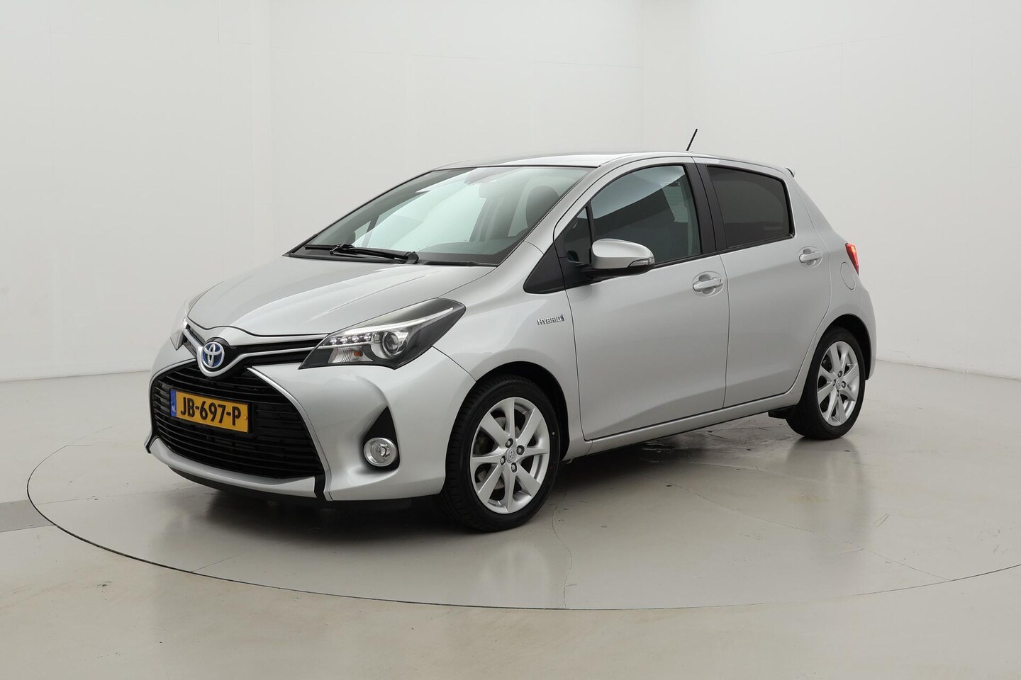 Toyota Yaris - 1.5 Hybrid Dynamic | 16 inch | Camera - AutoWereld.nl