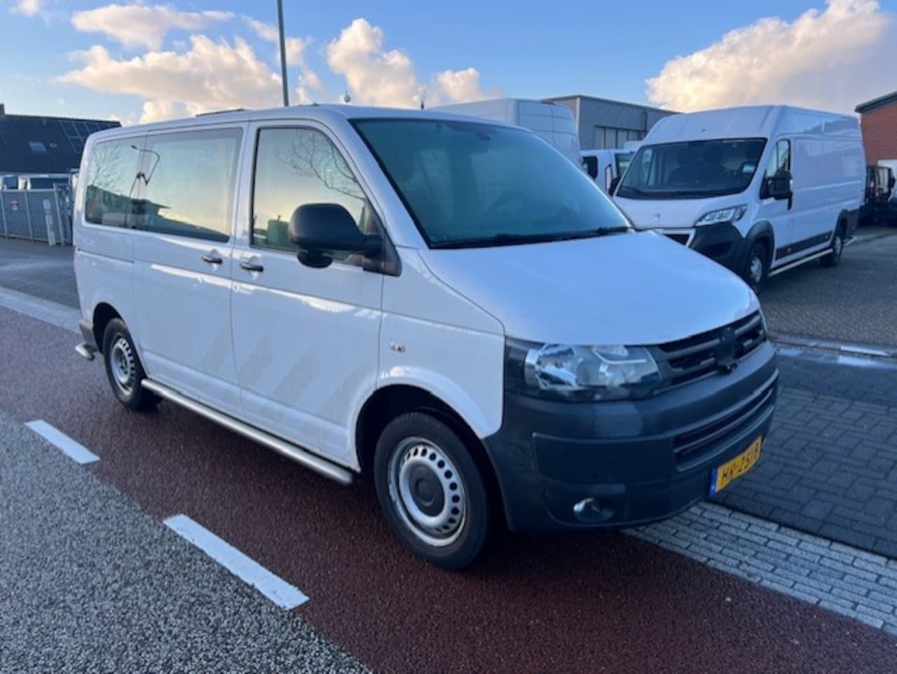 Volkswagen Transporter Kombi - 2.0 TDI 103KW DSG AUTOM. BRIEF 8P! AIRCO KLIMA - AutoWereld.nl