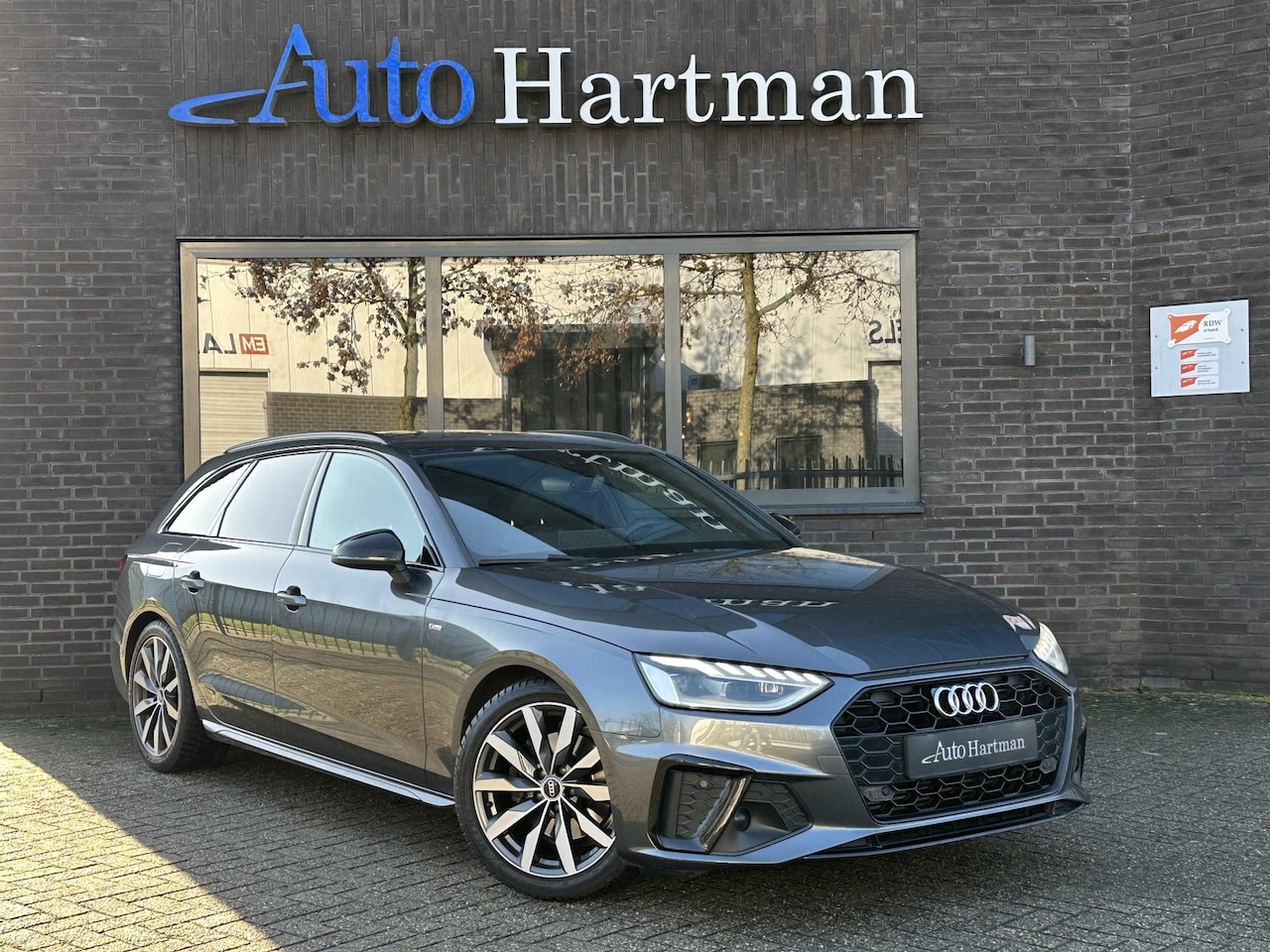 Audi A4 Avant - 35 TFSI S edition Competition Trekhaak | LED | Leder | Navi - AutoWereld.nl