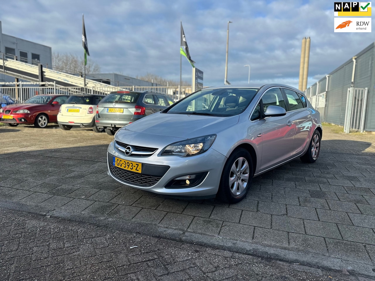 Opel Astra - 1.4 Edition | LAGE KMSTAND | NAP - AutoWereld.nl