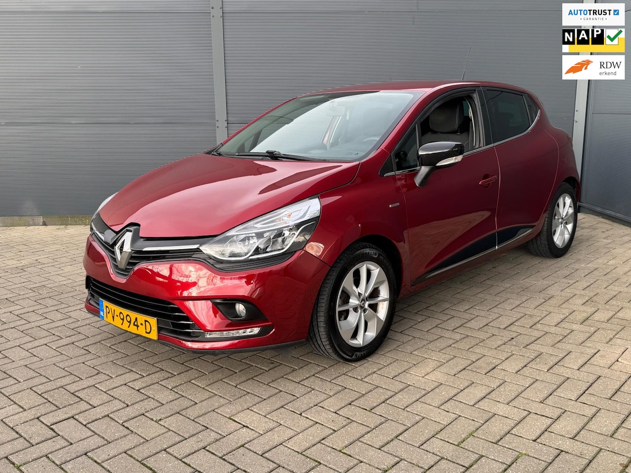 Renault Clio - 0.9 TCe Limited / Facelift / Navi / Nap - AutoWereld.nl