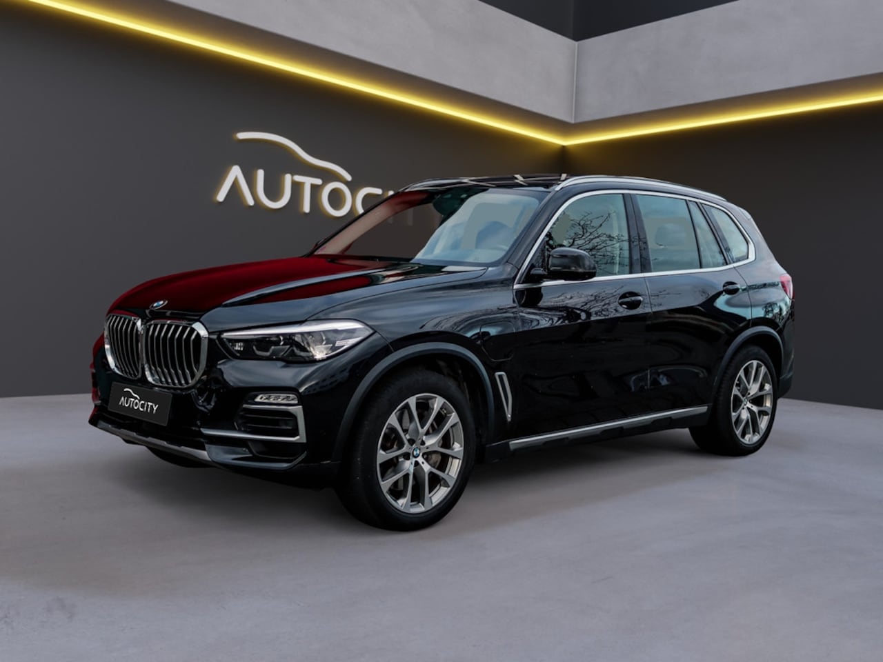 BMW X5 - xDrive45e xLine High Executive Pano l Invidual l HUD l Remote Ke - AutoWereld.nl