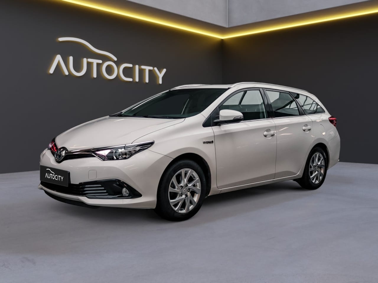 Toyota Auris Touring Sports - 1.8 Hybrid Aspiration 1.8 Hybrid Aspiration - AutoWereld.nl