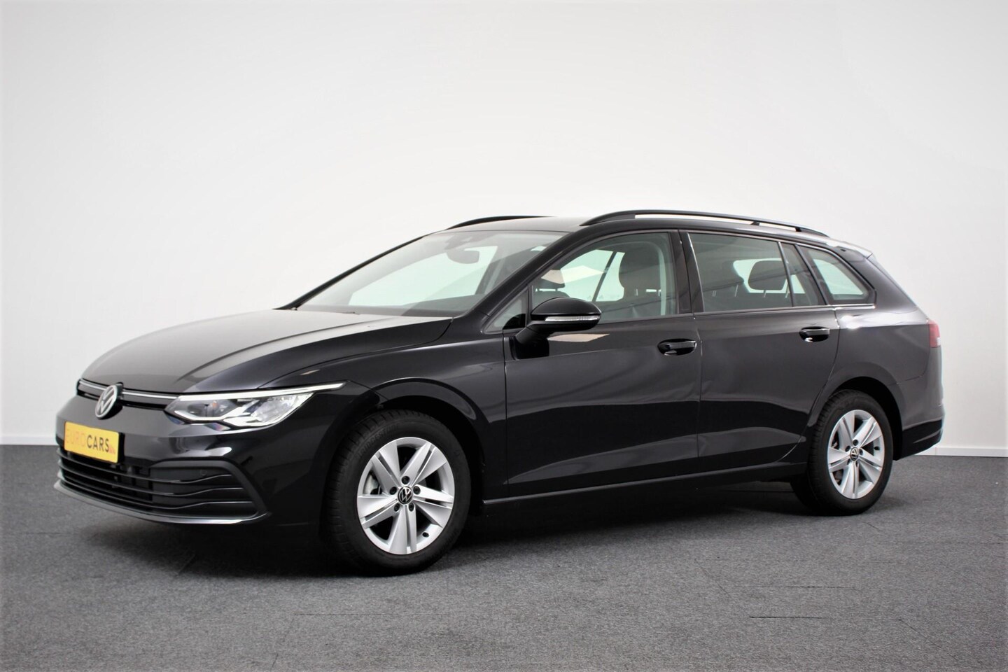 Volkswagen Golf Variant - 1.0 eTSI 110 pk DSG Life | Navigatie | Climate control | Camera | Led | Digitale Cockpit | - AutoWereld.nl