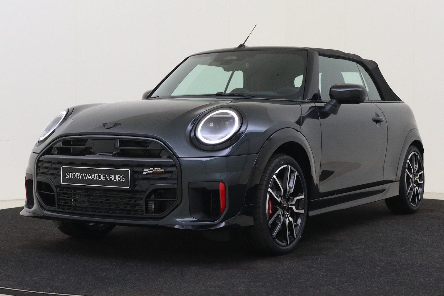 MINI Cabrio - John Cooper Works Automaat / Pakket XL / 18" JCW Lap Spoke 2-tone - AutoWereld.nl