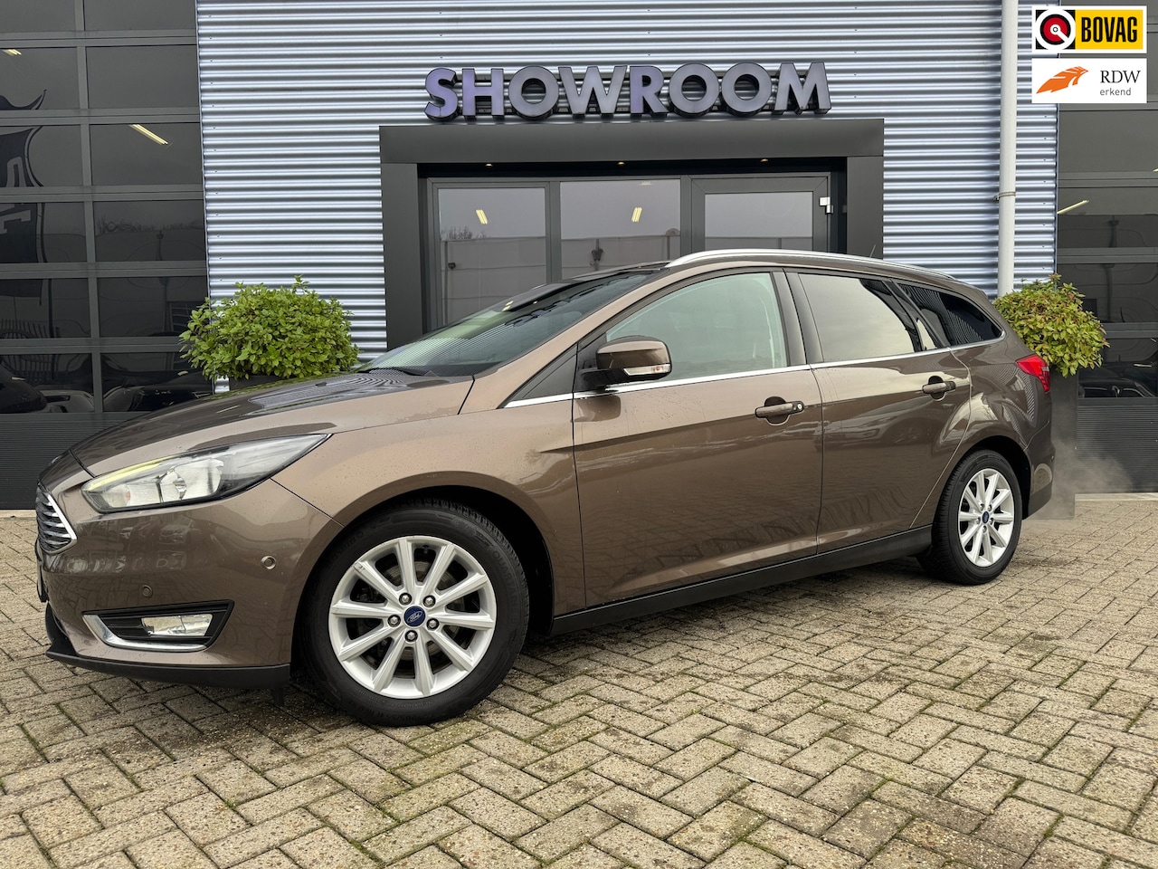 Ford Focus Wagon - 1.0 Titanium Applecarplay, Fileparkeren|Navi|PDC|Stuur en stoelverwarming - AutoWereld.nl