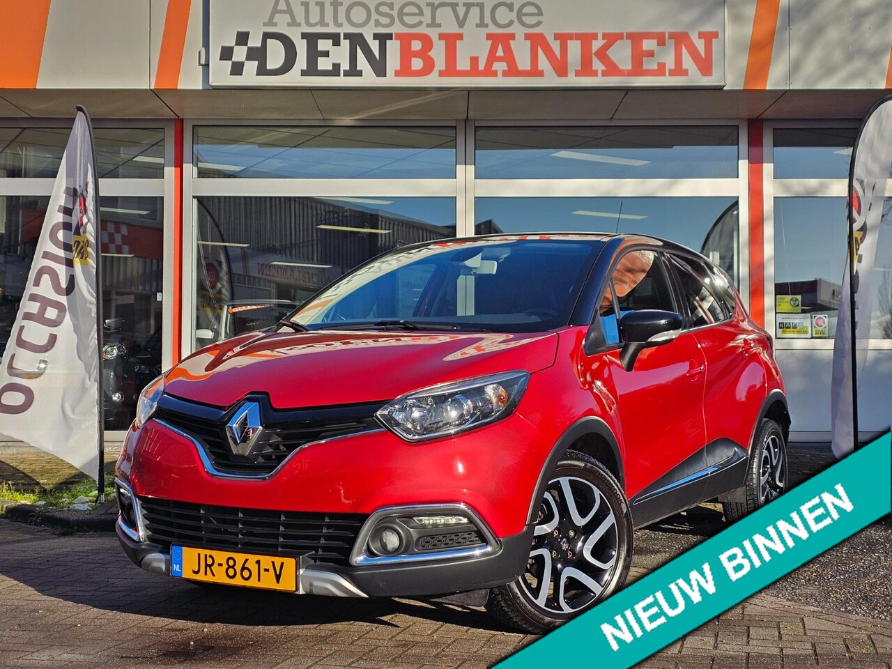 Renault Captur - 1.2 TCe Xmod Automaat BJ.2016 / Navigatie / Leder / Climate Control / Camera / 17"Lmv !! - AutoWereld.nl