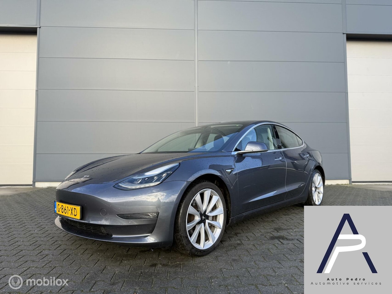 Tesla Model 3 - Long Range RWD Long Range AWD 75 kWh TREKHAAK Grijs 2019 - AutoWereld.nl