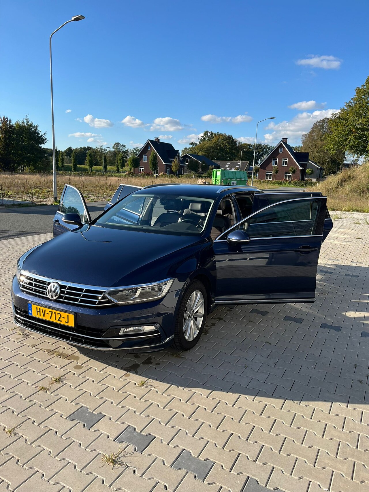 Volkswagen Passat Variant - 1.4 TSI ACT Business Edition R R- Line | Digital Cockpit | Getint glas | Stoelverwarming | unieke interieurkleur | Camera - AutoWereld.nl