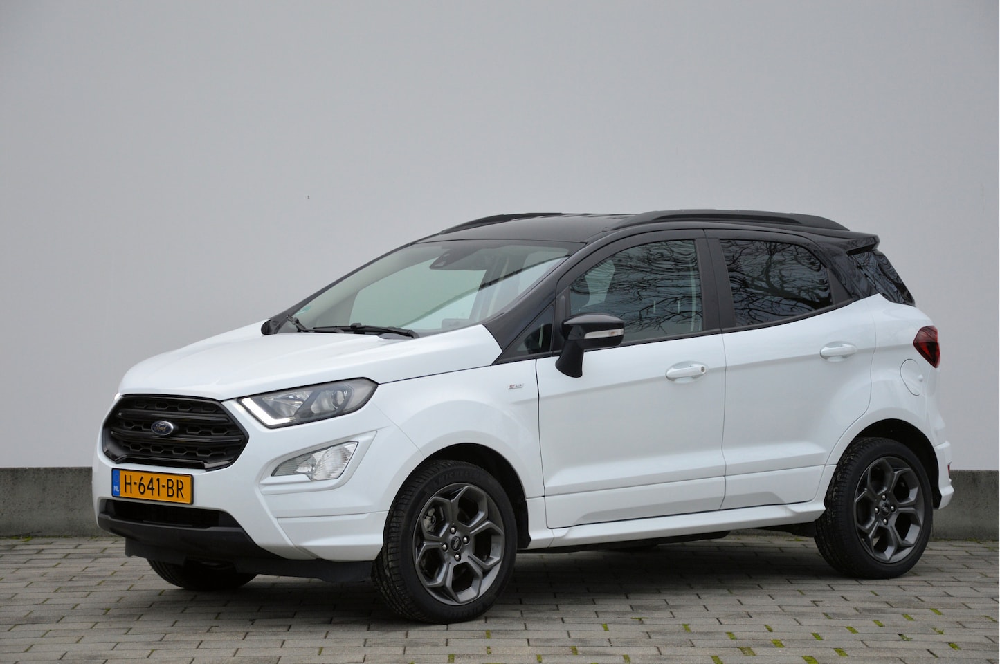 Ford EcoSport - ST-Line EcoBoost 125 pk | Apple Carplay/Android auto I Parkeersensoren achter I Climate - AutoWereld.nl