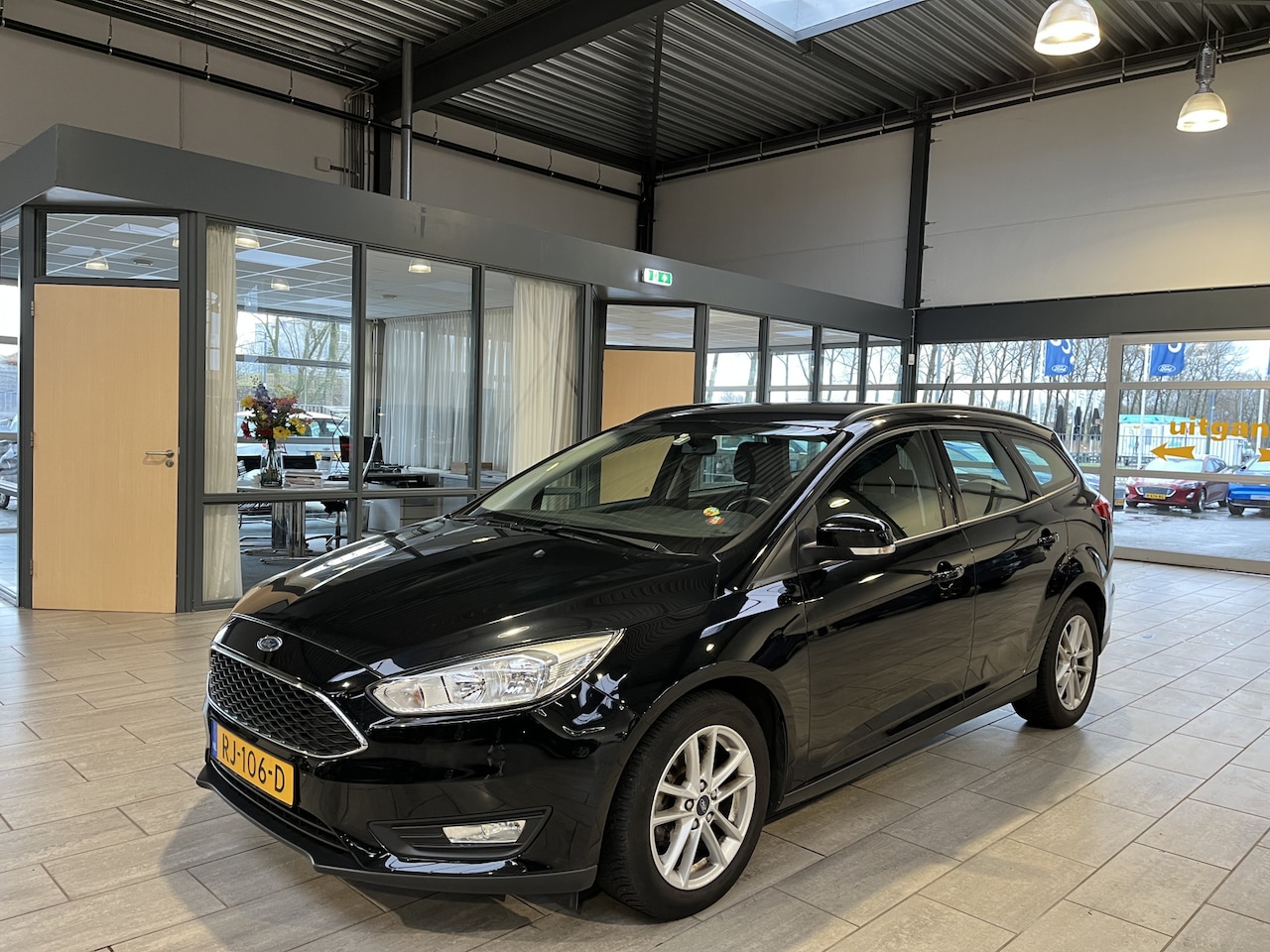 Ford Focus Wagon - Ecoboost 100pk Lease Edition | Sync 3 ( apple carplay/androidauto ) I 16"Lm velgen I All s - AutoWereld.nl